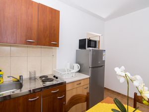 22075311-Ferienwohnung-3-Trogir-300x225-4