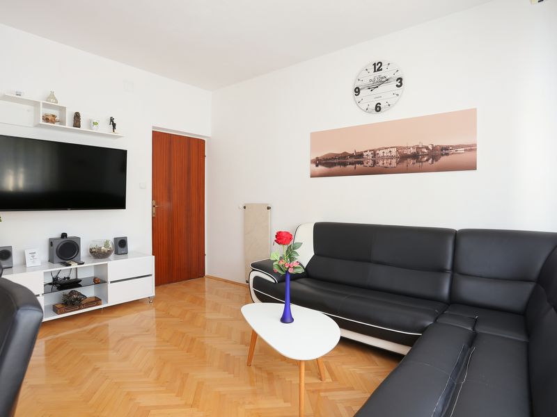 23274027-Ferienwohnung-6-Trogir-800x600-1