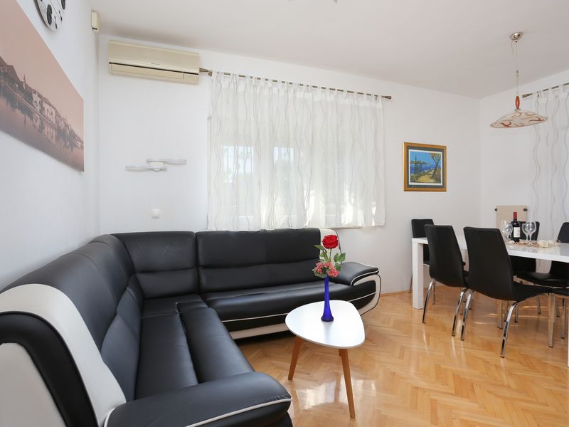 23274027-Ferienwohnung-6-Trogir-800x600-2