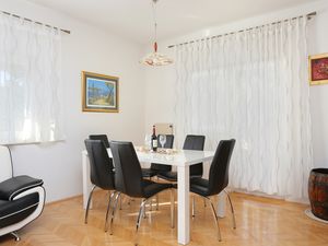 23274027-Ferienwohnung-6-Trogir-300x225-3