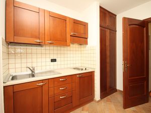 23657683-Ferienwohnung-4-Trogir-300x225-4