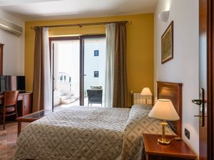 23657687-Ferienwohnung-2-Trogir-300x225-4