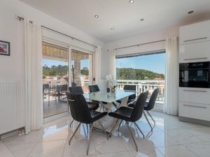 23680221-Ferienwohnung-6-Trogir-300x225-3