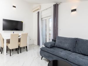 23964515-Ferienwohnung-3-Trogir-300x225-1