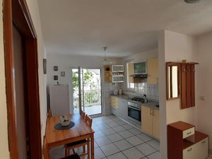 22442119-Ferienwohnung-5-Trogir-300x225-4