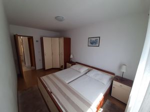 22442119-Ferienwohnung-5-Trogir-300x225-5