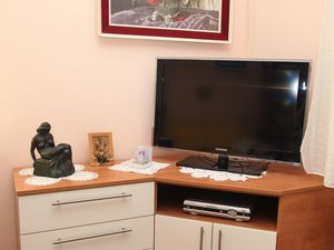 23932136-Ferienwohnung-6-Trogir-300x225-3