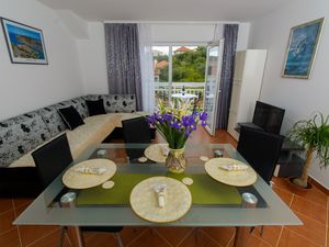 23932220-Ferienwohnung-4-Trogir-300x225-4