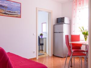 23932221-Ferienwohnung-3-Trogir-300x225-2