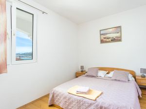 24026456-Ferienwohnung-2-Trogir-300x225-5