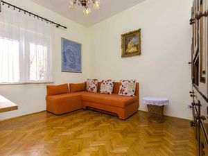 24030793-Ferienwohnung-8-Trogir-300x225-3