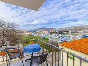 24032204-Ferienwohnung-3-Trogir-300x225-1