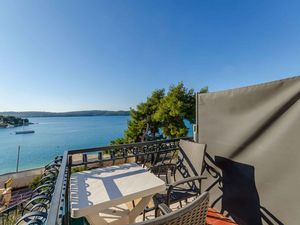 24032749-Ferienwohnung-2-Trogir-300x225-2