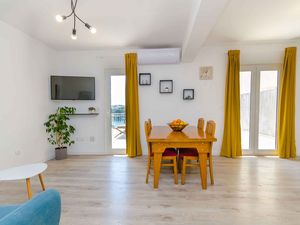 24032825-Ferienwohnung-4-Trogir-300x225-2