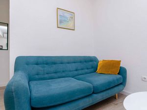 24032825-Ferienwohnung-4-Trogir-300x225-4