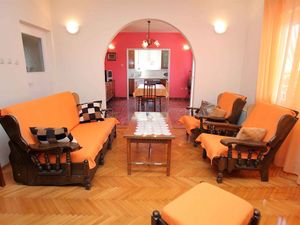 24032850-Ferienwohnung-6-Trogir-300x225-5