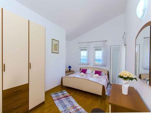 24032905-Ferienwohnung-6-Trogir-300x225-5