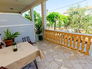 24032929-Ferienwohnung-2-Trogir-300x225-5