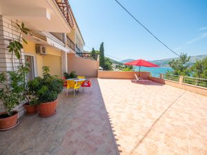 23868497-Ferienwohnung-4-Trogir-300x225-5