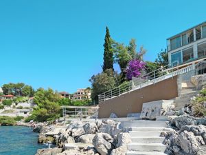 23846554-Ferienwohnung-5-Trogir-300x225-5