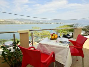 23855046-Ferienwohnung-4-Trogir-300x225-0