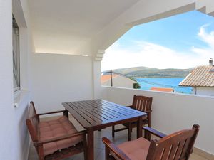 24026441-Ferienwohnung-4-Trogir-300x225-0