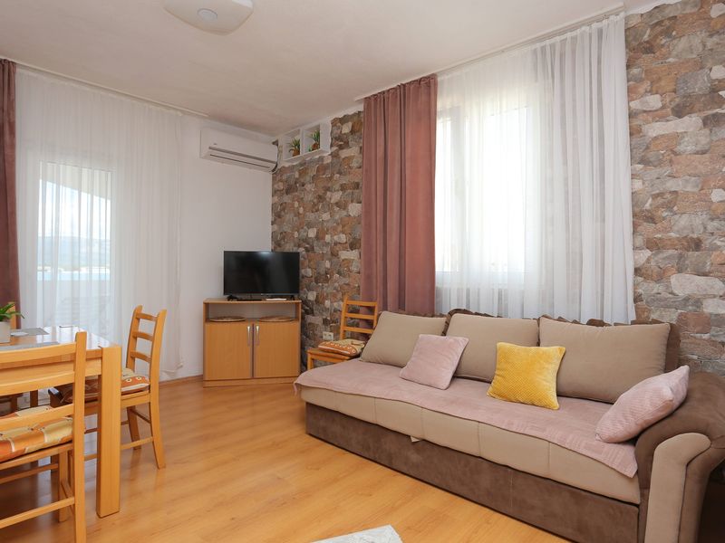 24026441-Ferienwohnung-4-Trogir-800x600-1