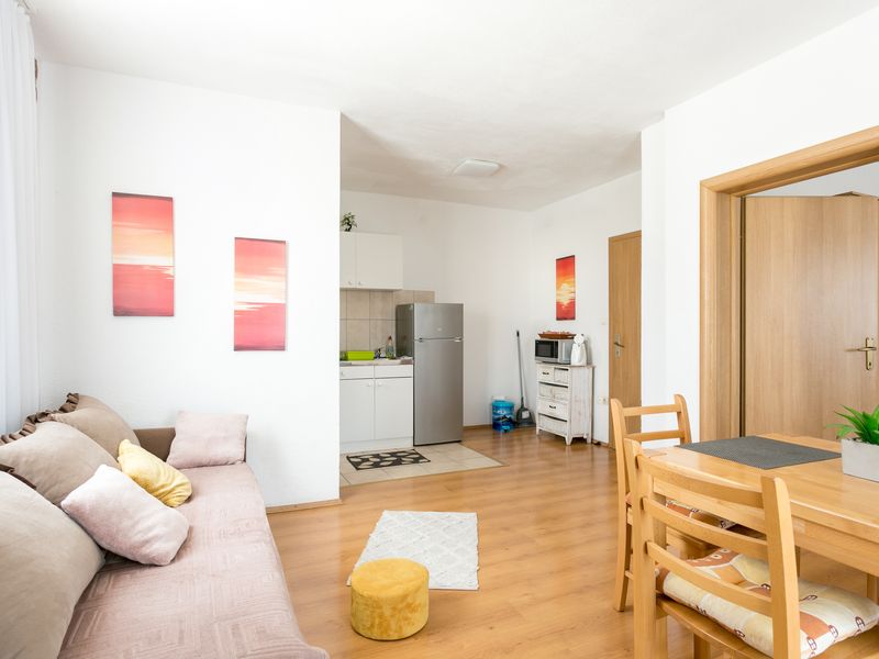 24026441-Ferienwohnung-4-Trogir-800x600-2