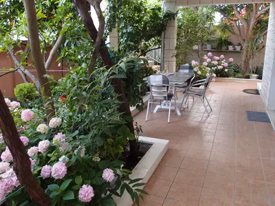 Ferienwohnung für 2 Personen (40 m²) in Trogir 1/10