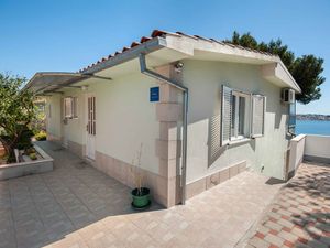 24032410-Ferienwohnung-3-Trogir-300x225-5