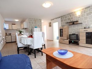 Ferienwohnung für 6 Personen (65 m²) in Trogir