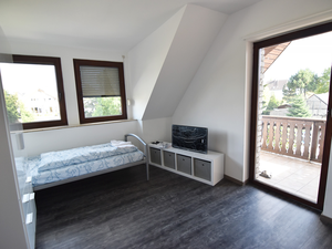 22130203-Ferienwohnung-4-Troisdorf-300x225-1