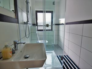 22130203-Ferienwohnung-4-Troisdorf-300x225-3