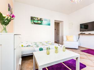 22304641-Ferienwohnung-3-Troisdorf-300x225-4