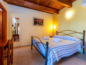 23988762-Ferienwohnung-4-Tropea-300x225-5