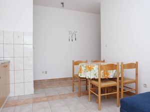 23930923-Ferienwohnung-3-Trpanj-300x225-2