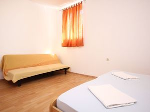 18559776-Ferienwohnung-8-Trpanj-300x225-4