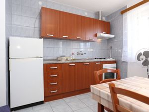 18951394-Ferienwohnung-5-Trpanj-300x225-3