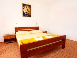 18955131-Ferienwohnung-3-Trpanj-300x225-3