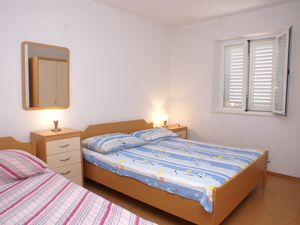 19127124-Ferienwohnung-3-Trpanj-300x225-4