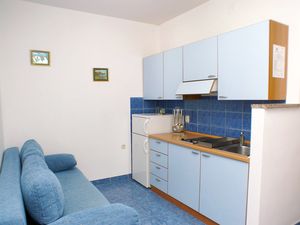 23154083-Ferienwohnung-4-Trpanj-300x225-3