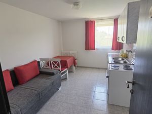 23925885-Ferienwohnung-4-Trpanj-300x225-1