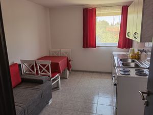 23925885-Ferienwohnung-4-Trpanj-300x225-2