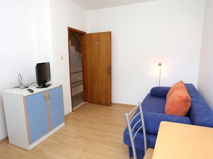 19129805-Ferienwohnung-4-Trstenik-300x225-2