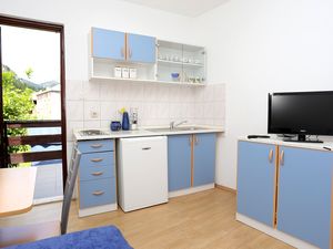 19129805-Ferienwohnung-4-Trstenik-300x225-3