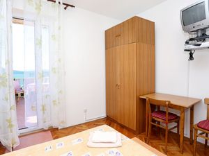 23927881-Ferienwohnung-4-Trstenik-300x225-5