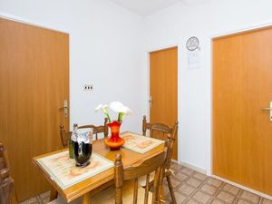 24057323-Ferienwohnung-4-Trsteno-300x225-4