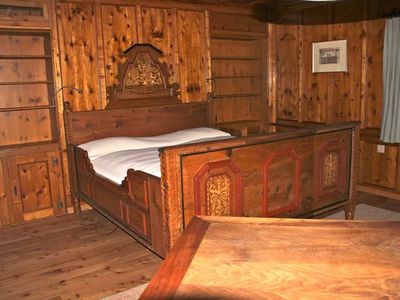 Schlafzimmer mit Doppelbett