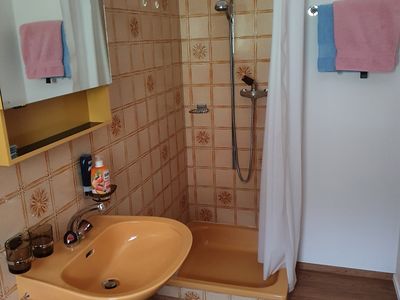 Doppelzimmer mit Dusche, Lavabo und WC im Zimmer