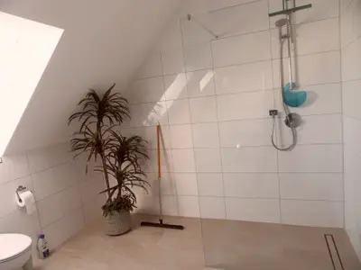 DU/ WC